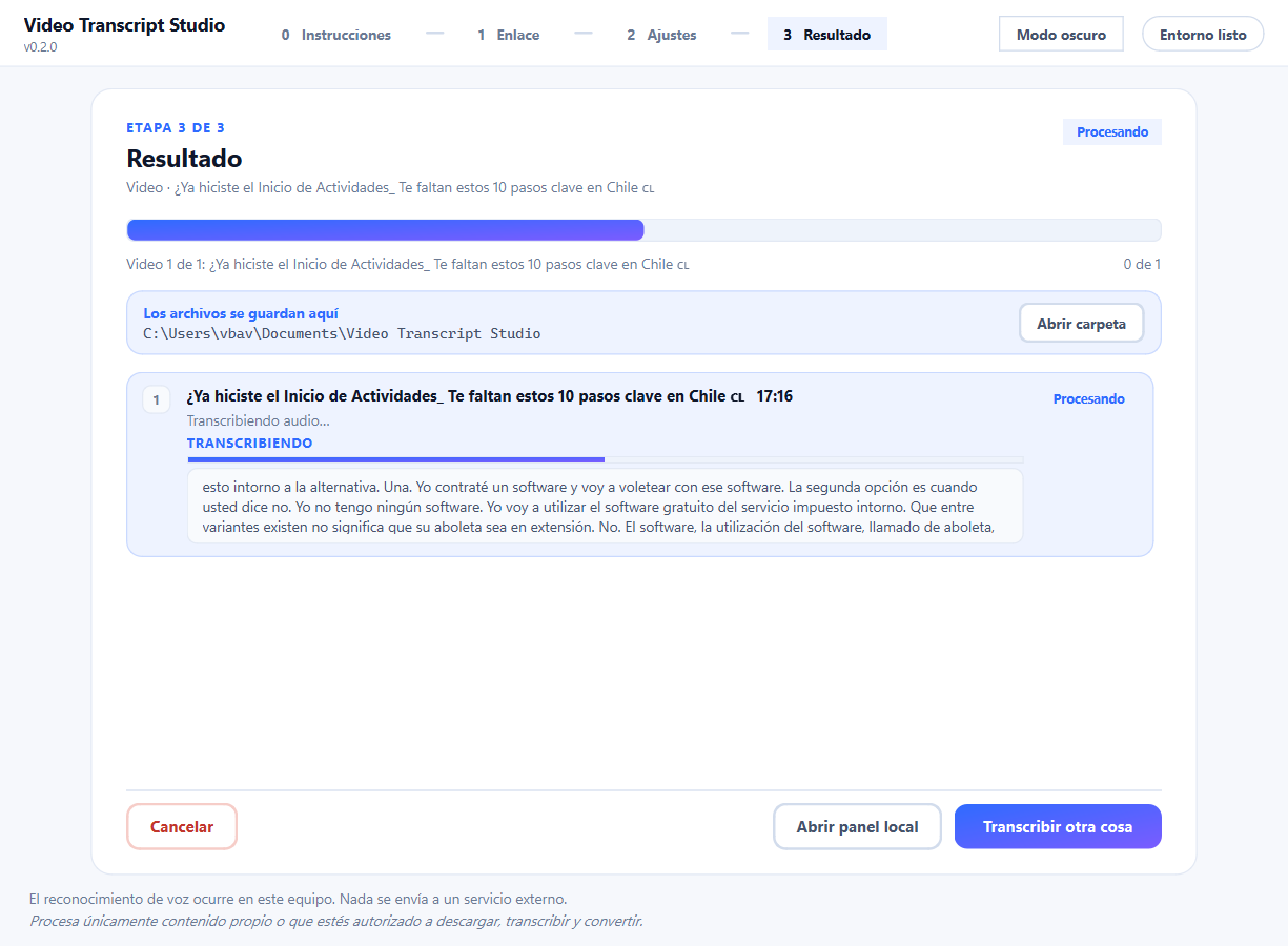 La aplicación de escritorio transcribiendo: la fase TRANSCRIBIENDO con un punto latiendo, la barra de avance y un recuadro con las últimas frases reconocidas
